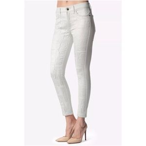 7FAM | NWT Mahlia Pieced LE Skinny Jeans FIRM